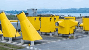Blocs en attente d'assemblage sur le terminal EMR de Brest